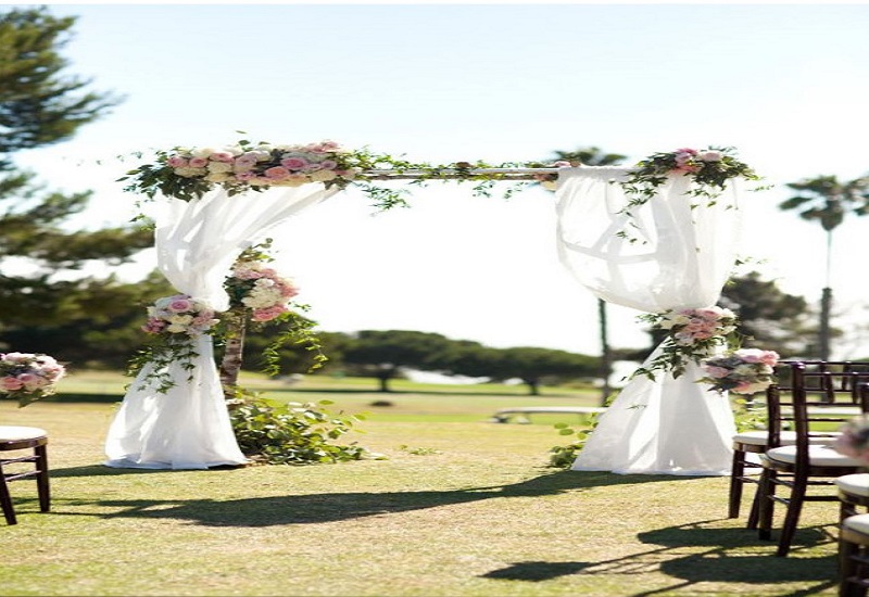 ساخت طاق گل برای مراسم عروسی